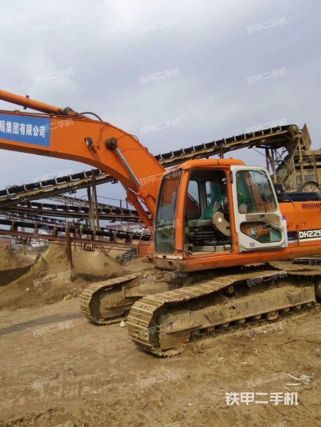 斗山DH225LC-7挖掘機 建筑工程機械租賃的可靠之選